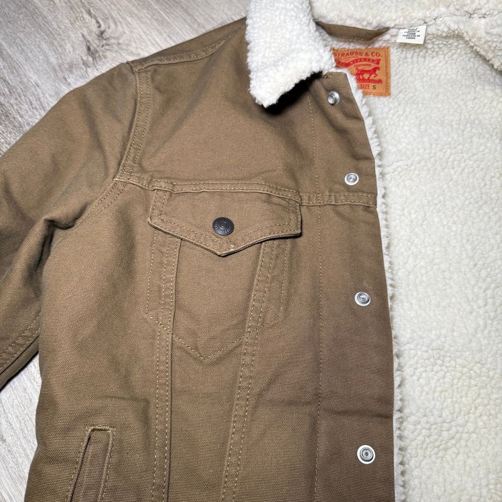 Levi's canvas, Sherpa trucker‎ jacket size small. NWOT - Picture 4 of 7